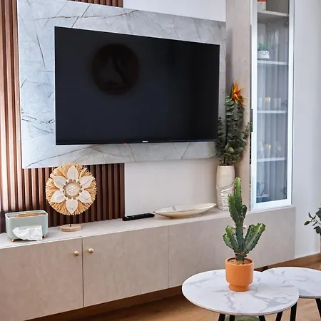 Tusso Apartment Golem (Tirana)