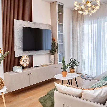 Tusso Apartment Golem (Tirana)